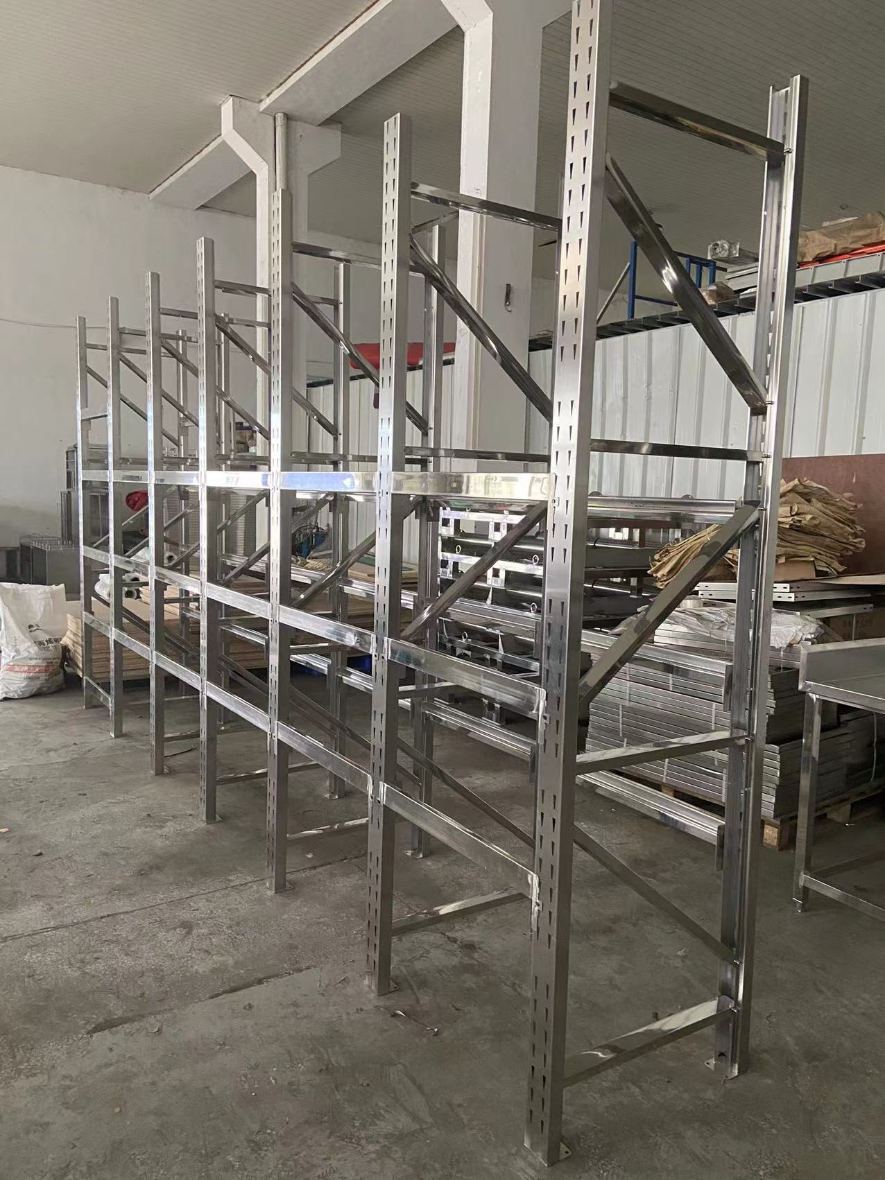 定做不锈钢仓储货架的价格受哪些因素影响